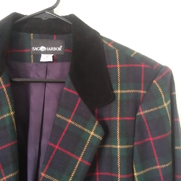 Vintage Wool Blend Plaid Blazer with Velvet Collar - Picture 5 of 8